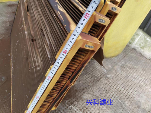 激光切割機(jī)除塵濾板現(xiàn)場——興科濾業(yè)
